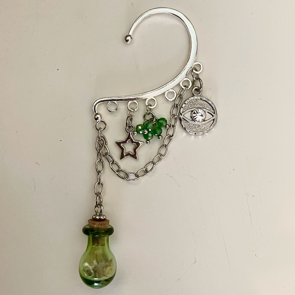 ✨💚Crystal Potion Ear Cuff💚✨